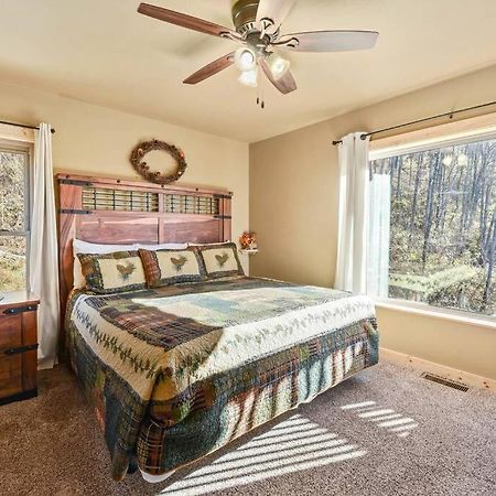 Walnut Ridge Cabin. Sleeps 7-11! Hot Tub, Pool Table, Minutes To Downtown Gatlinburg! المظهر الخارجي الصورة