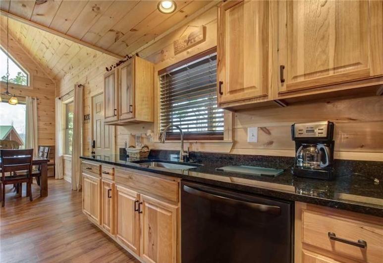 Walnut Ridge Cabin. Sleeps 7-11! Hot Tub, Pool Table, Minutes To Downtown Gatlinburg! المظهر الخارجي الصورة
