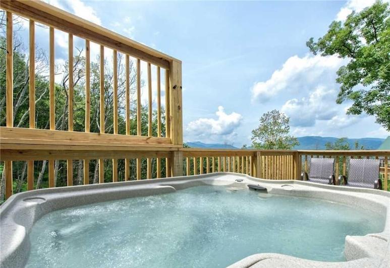 Walnut Ridge Cabin. Sleeps 7-11! Hot Tub, Pool Table, Minutes To Downtown Gatlinburg! المظهر الخارجي الصورة